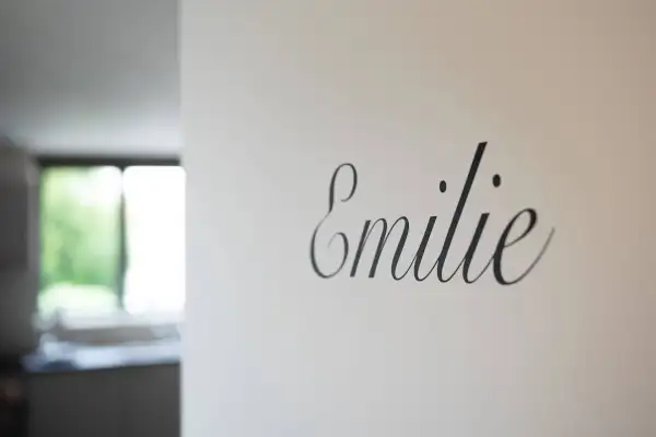 Emilie — Foto 1 van 6